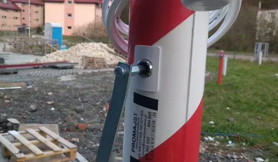 Cieszyn — maszt biało-czerwony, detal głowicy