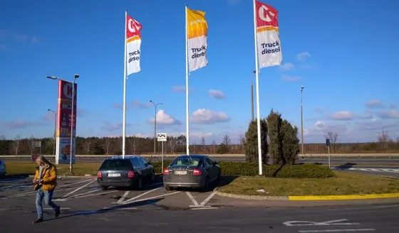 Zakroczym — dostawa i montaż masztu kompozytowego 10 m