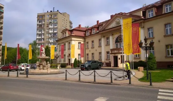 Pałac Saturna, Czeladź — maszty aluminiowe